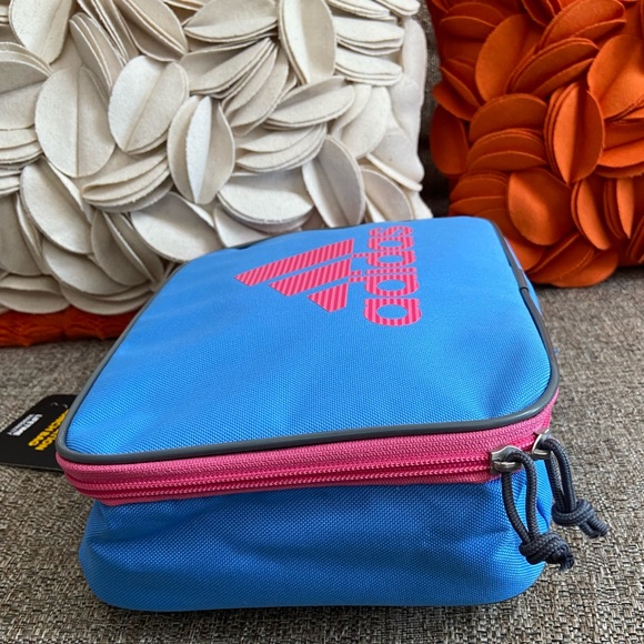 ❣️🆕Adidas Foundation Lunch Bag❣️ - Picture 4 of 10